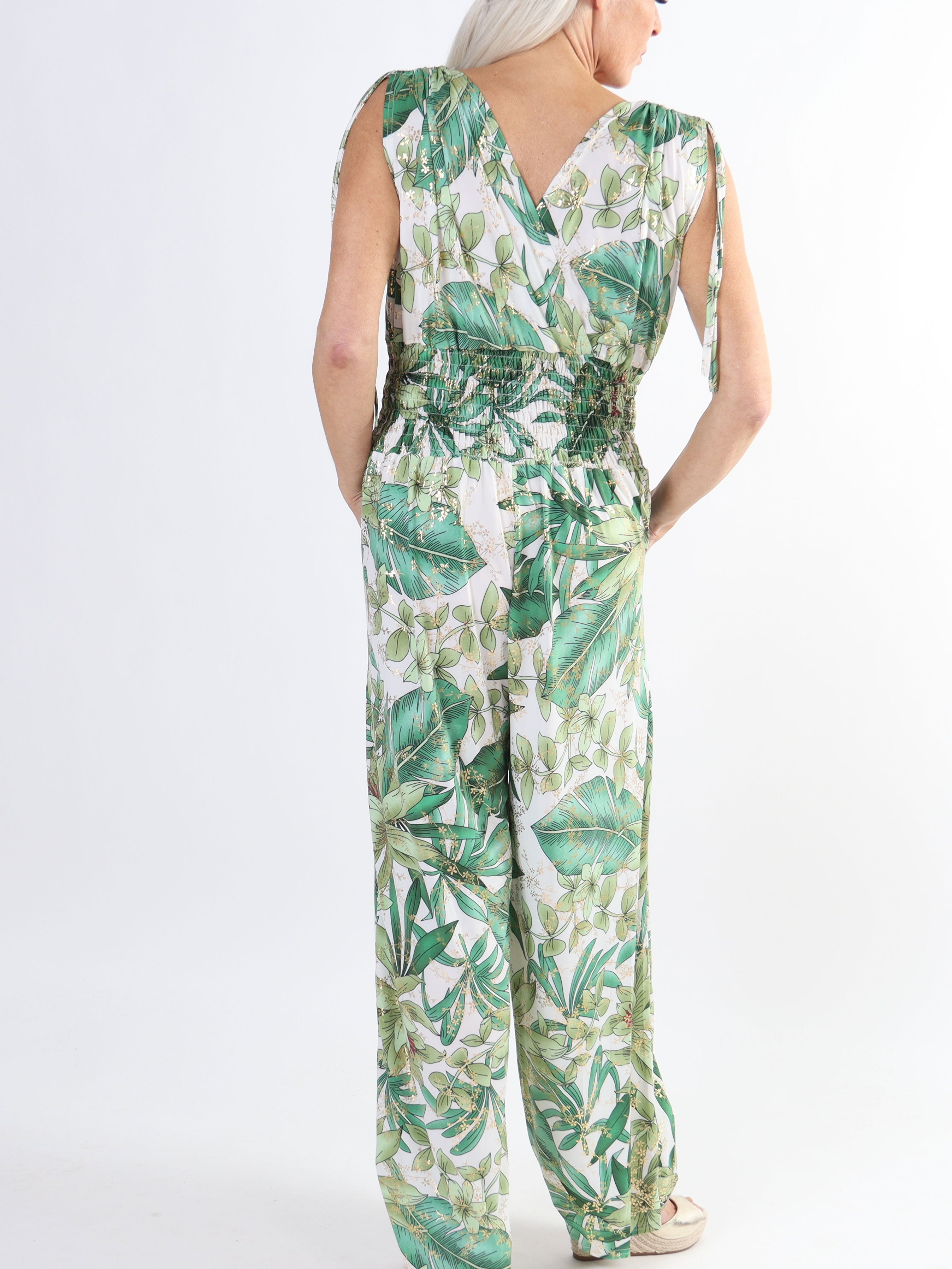 Pams Jumpsuit N/S - Jumpsuit med resår och bladmönster i stora storlekar
